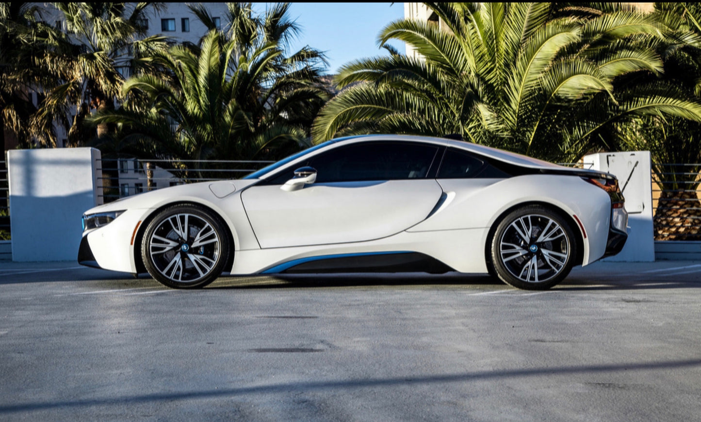 BMW LUX I8