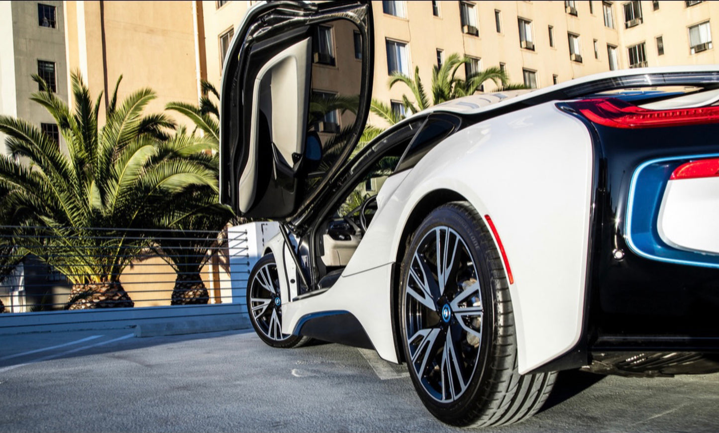 BMW LUX I8