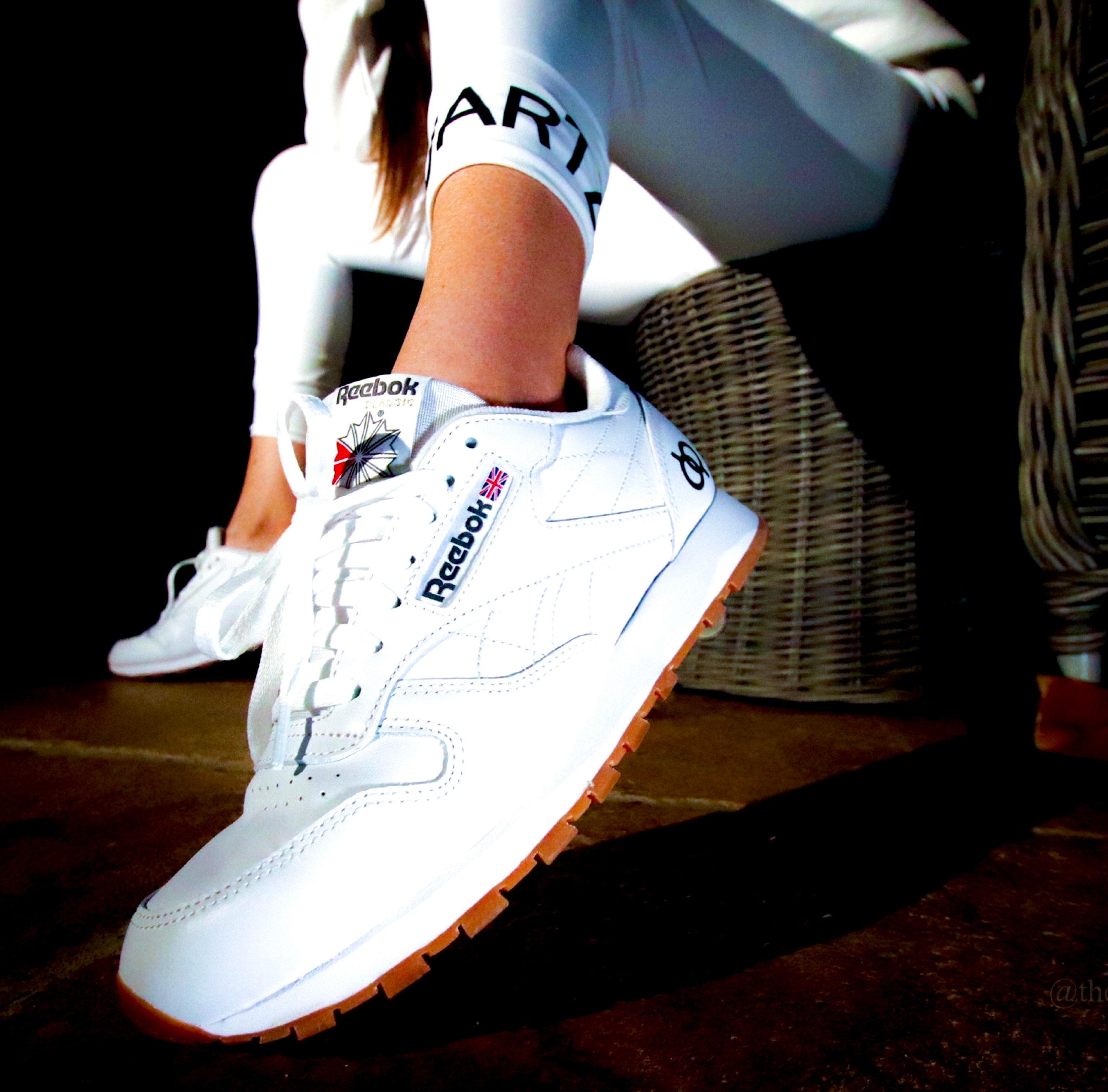 Reebok classics hot sale white gum